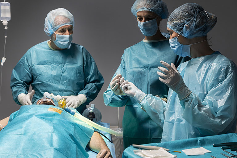 O acesso à cirurgia oncológica no Brasil enfrenta desafios